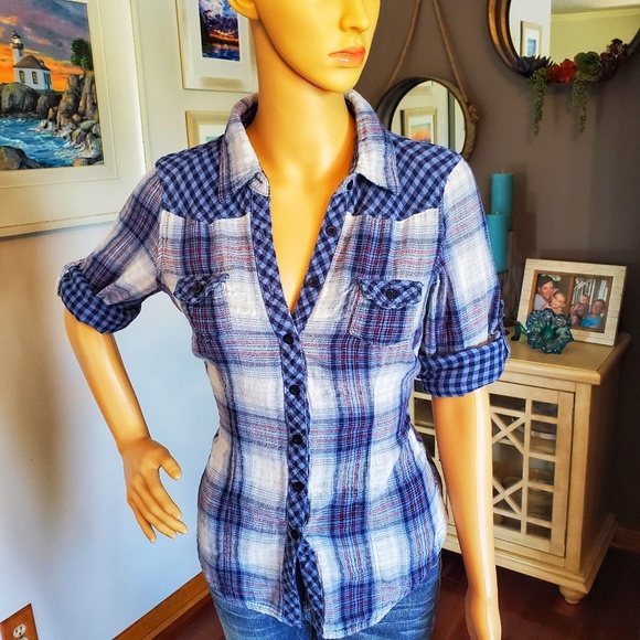 🍒5/$25 Feathers Plaid Flannel button down - Picture 1 of 4